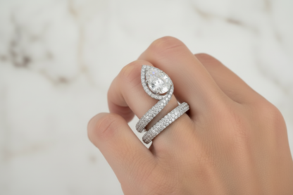 Anello Sly pietra bianca - altra inquadratura
